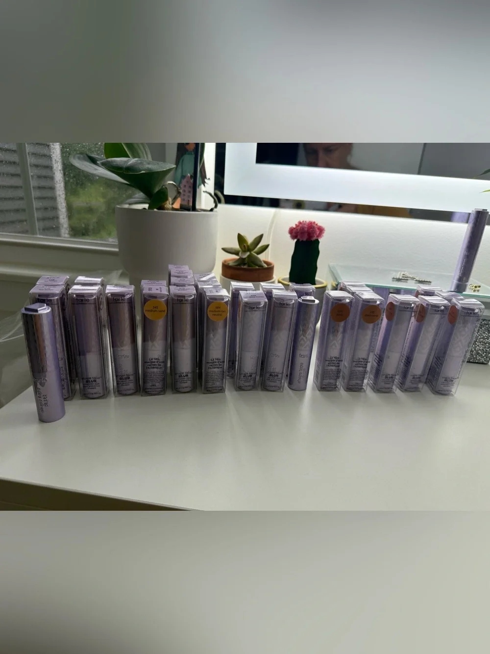 Tarte shape tape blur concealer